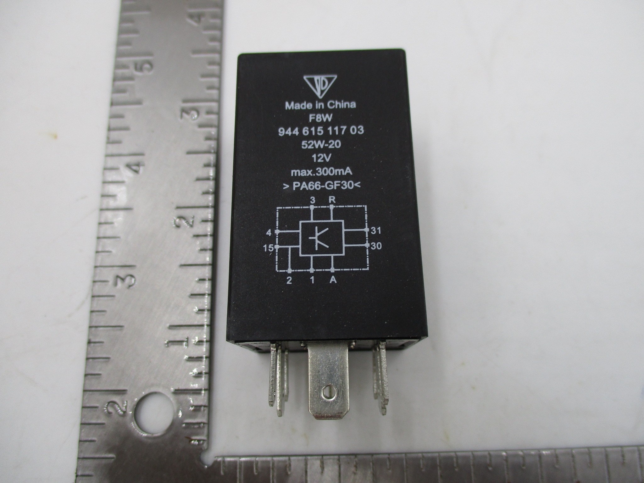 Sunroof Relay in the relay board G-18 85/2 to 95 944 951 968